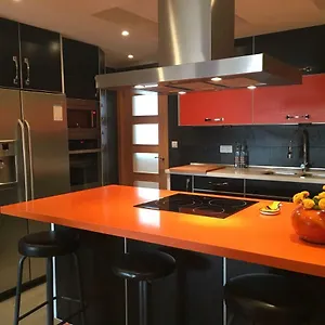 Piso Romántico Y Moderno En Apartamento Ronda